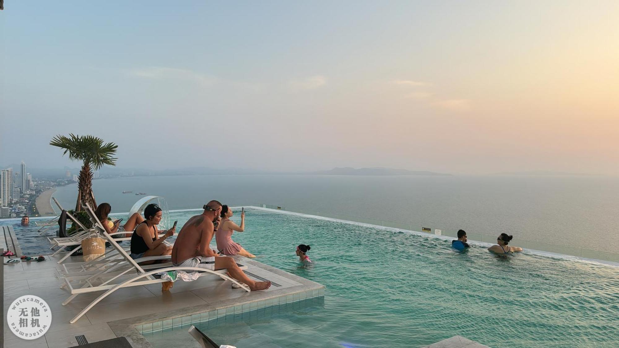 Copacabana Beach Jomtien 科帕卡巴纳海乔木提安海滩毗邻乔木提安夜市 Dış mekan fotoğraf
