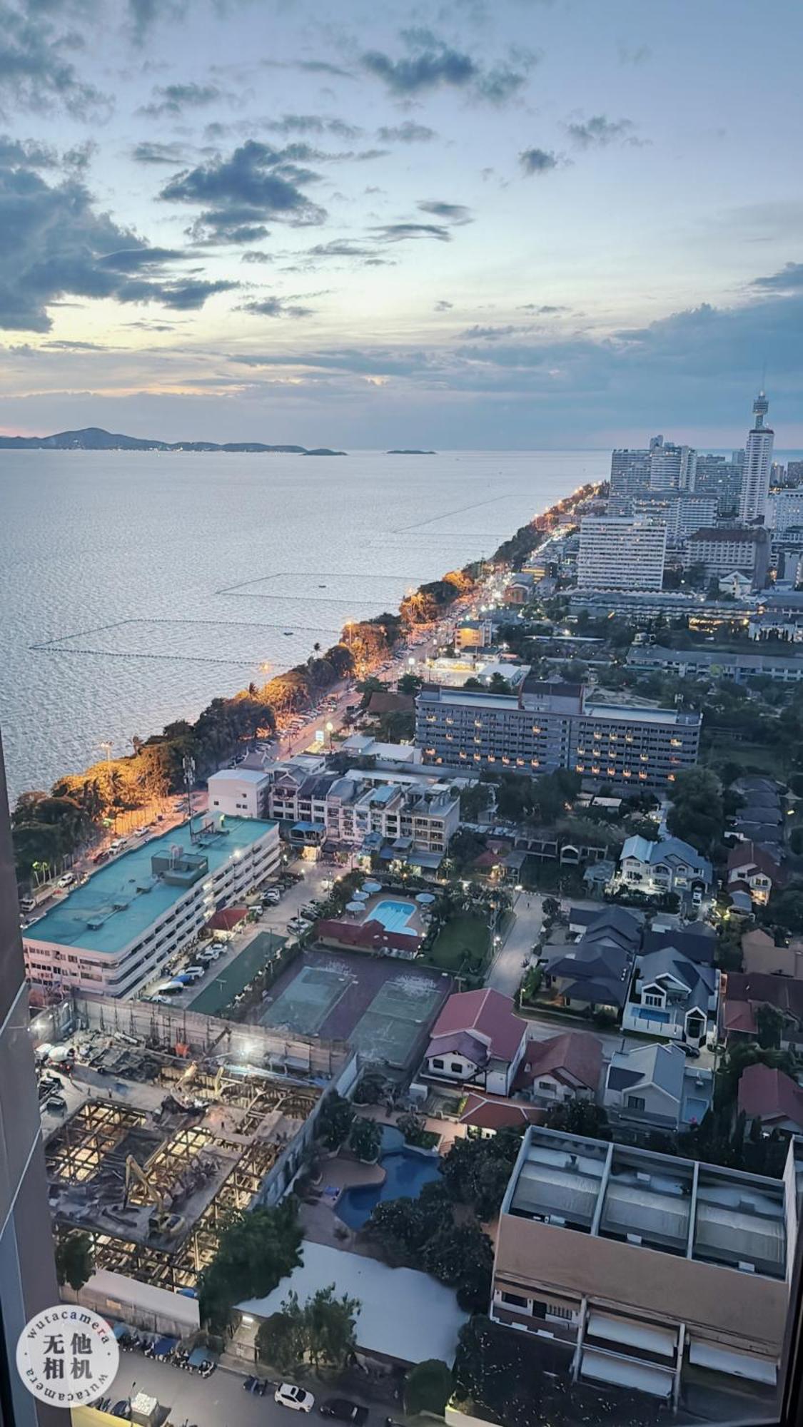 Copacabana Beach Jomtien 科帕卡巴纳海乔木提安海滩毗邻乔木提安夜市 Dış mekan fotoğraf